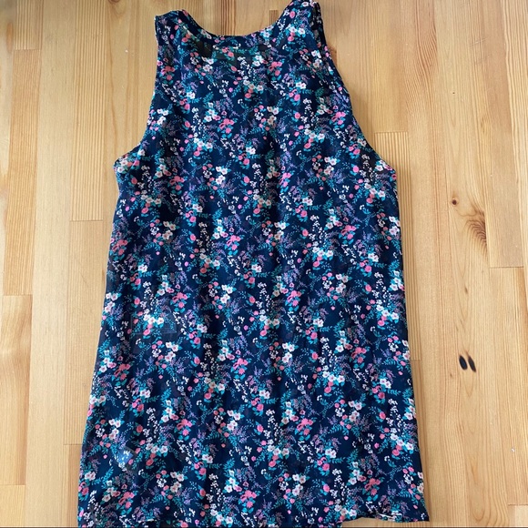 NWT Vera Wang Button-Up Sheer Blouse - Picture 4 of 14